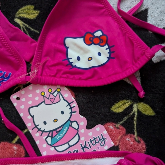 hello kitty bikini top and bottom size is s - Picture 2 of 5